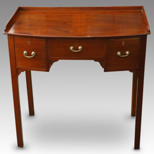 Edwardian mahogany bow-fronted dressing table
