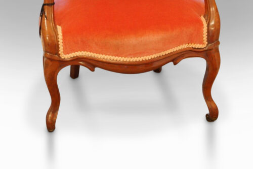 Victorian open-arm button-back chair leg