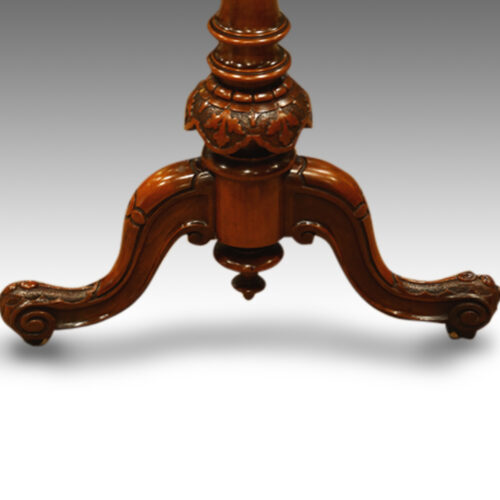 Victorian shaped inlaid walnut cardtable legs