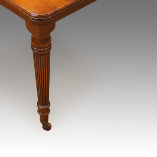 Edwardian walnut dining table,2