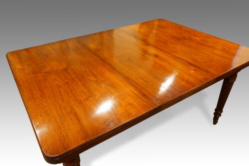 Edwardian walnut dining table,9