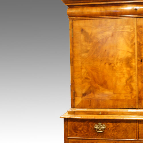 Queen Anne walnut chest