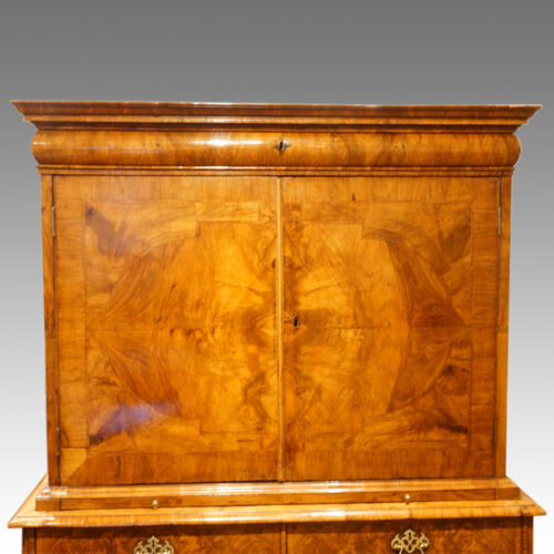 Queen Anne walnut fitted cabinet,5
