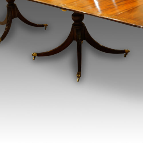 Dining table centre column