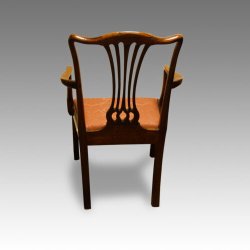 Set of 8 Georgian style mahogany dining chairs rear