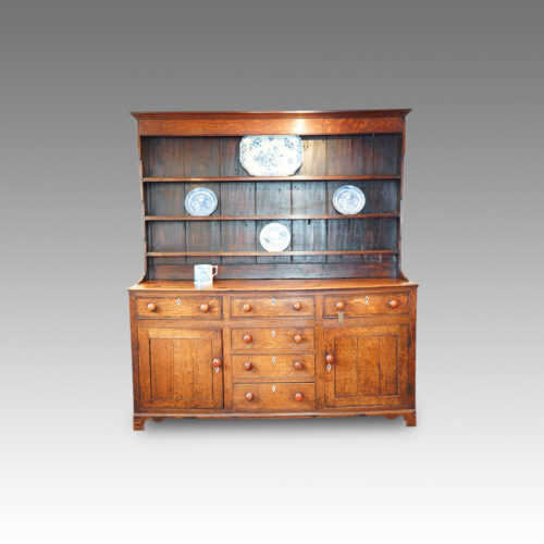 Antique oak crossbanded dresser