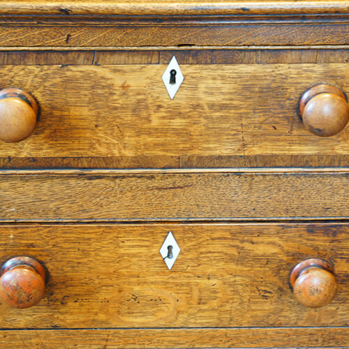 Antique oak crossbanded dresser,