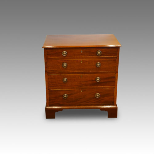 Small Edwardian mahogany chest of drawers