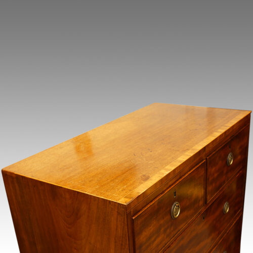 Regency mahogany chest of drawers