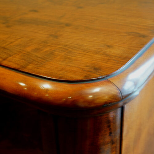 Victorian large mahogany chest of drawers with round corners