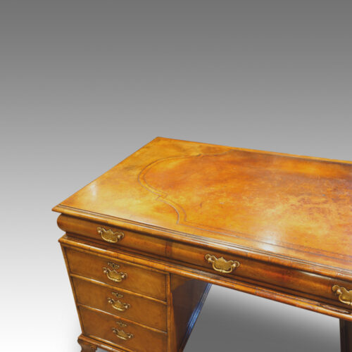 Edwardian walnut pedestal desk