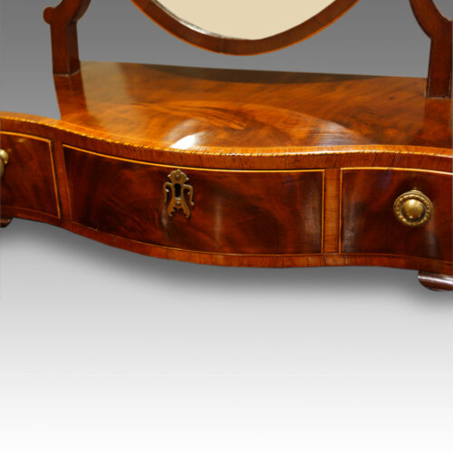 Dressing table mirror with drawers