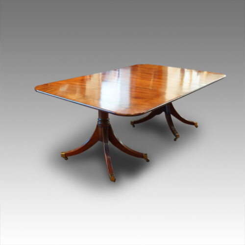 Georgian mahogany dining table