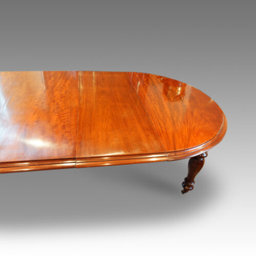 Victorian round extending dining table
