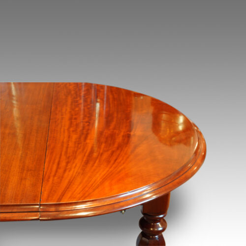 Victorian round extending dining table
