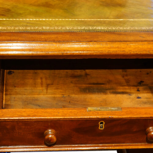 centre drawer