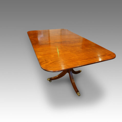 Antique dining table with leaf