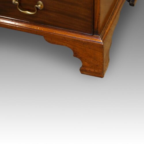 Georgian mahogany bracket foot