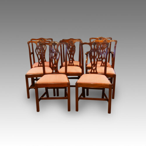 Set of 8 Edwardian Chippendale style chairs