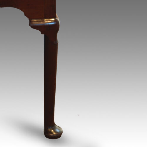 Bureau leg