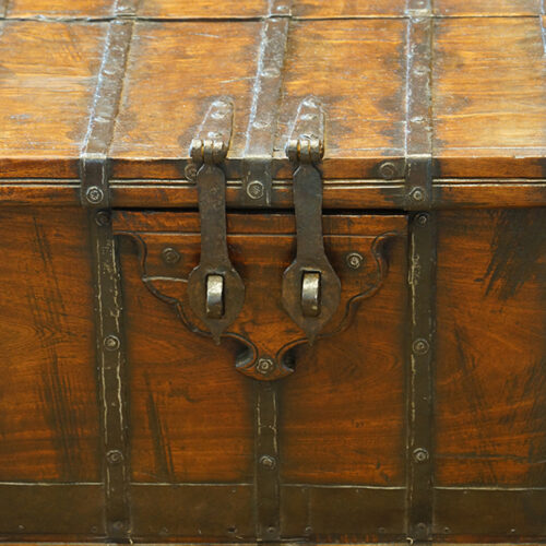 Antique trunk clasp