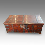 Large Antique Colonial hardwood coffee table trunk