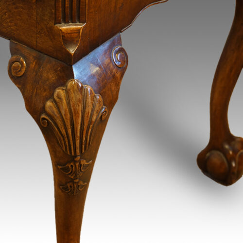 Shell carving to cabriole leg