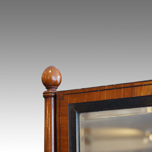 Mahogany finial