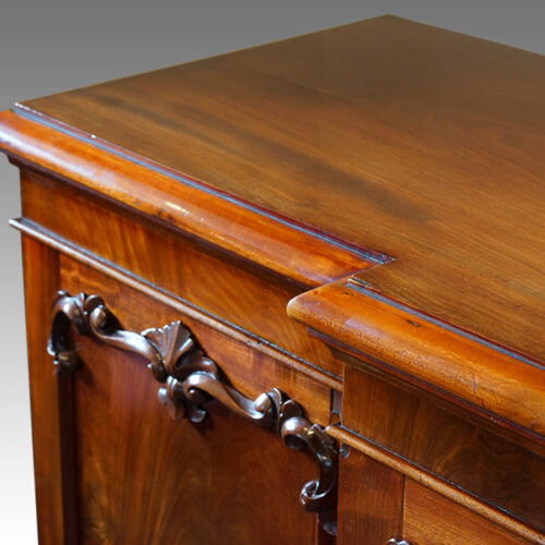 Top molding of sideboard