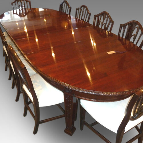 Dining room table in setting