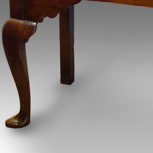 Cabriole front leg