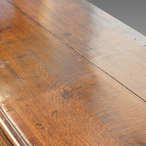 Georgian oak cabriole leg dresser