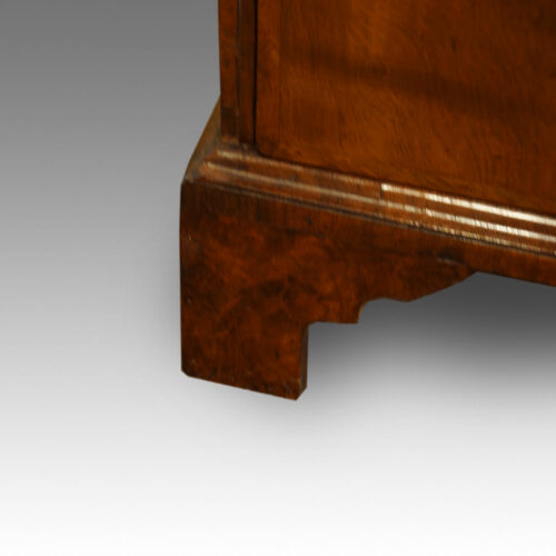 Bracket foot