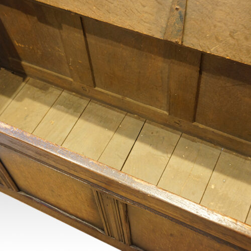 Antique box settle borded base