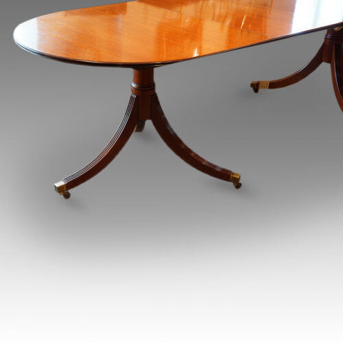 y dining tableGeorgian style mahogant