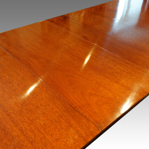 in mahogany dining tables o