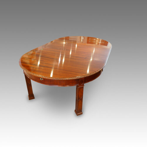Edwardian circular dining table