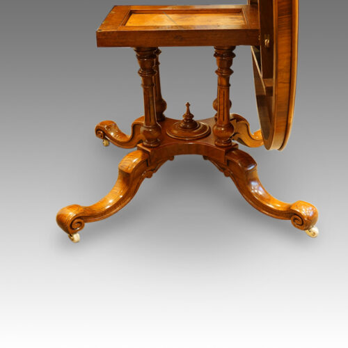 Victorian walnut loo table