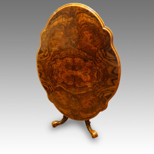 Victorian shaped oval walnut dining table