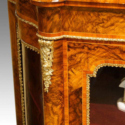 Victorian cabinet in walnut