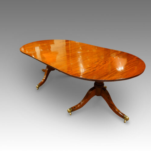 Georgian mahogany dining table