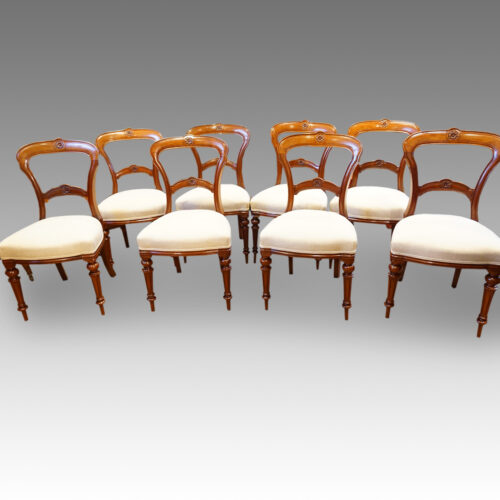 Set of 8 Victorian walnut dining chairs