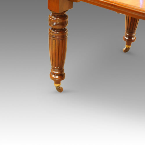 Victorian table leg in mahogany