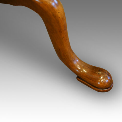 Queen Anne walnut pad foot