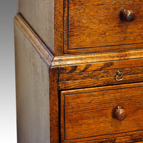 Oak 1920's chest on chest detail