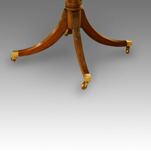 Georgian style 3 pedestal mahogany dining table centre pillar