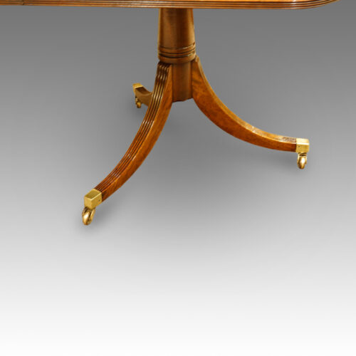 Georgian style 3 pedestal mahogany dining table end pillar