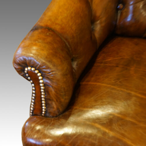 Victorian small leather settee arm button