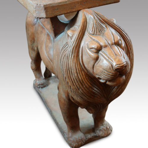 Terracotta lion garden stand upper view