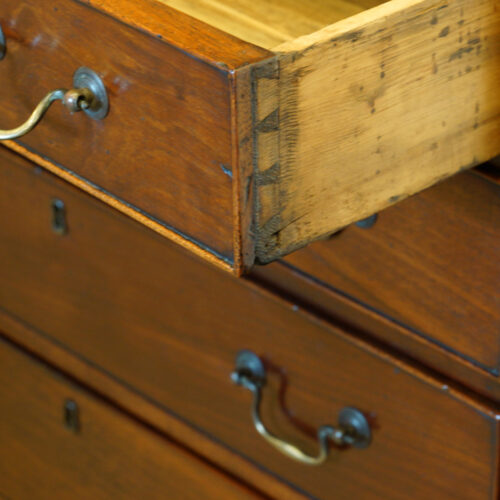 Late Georgian mahogany small chest of drawers dove tails